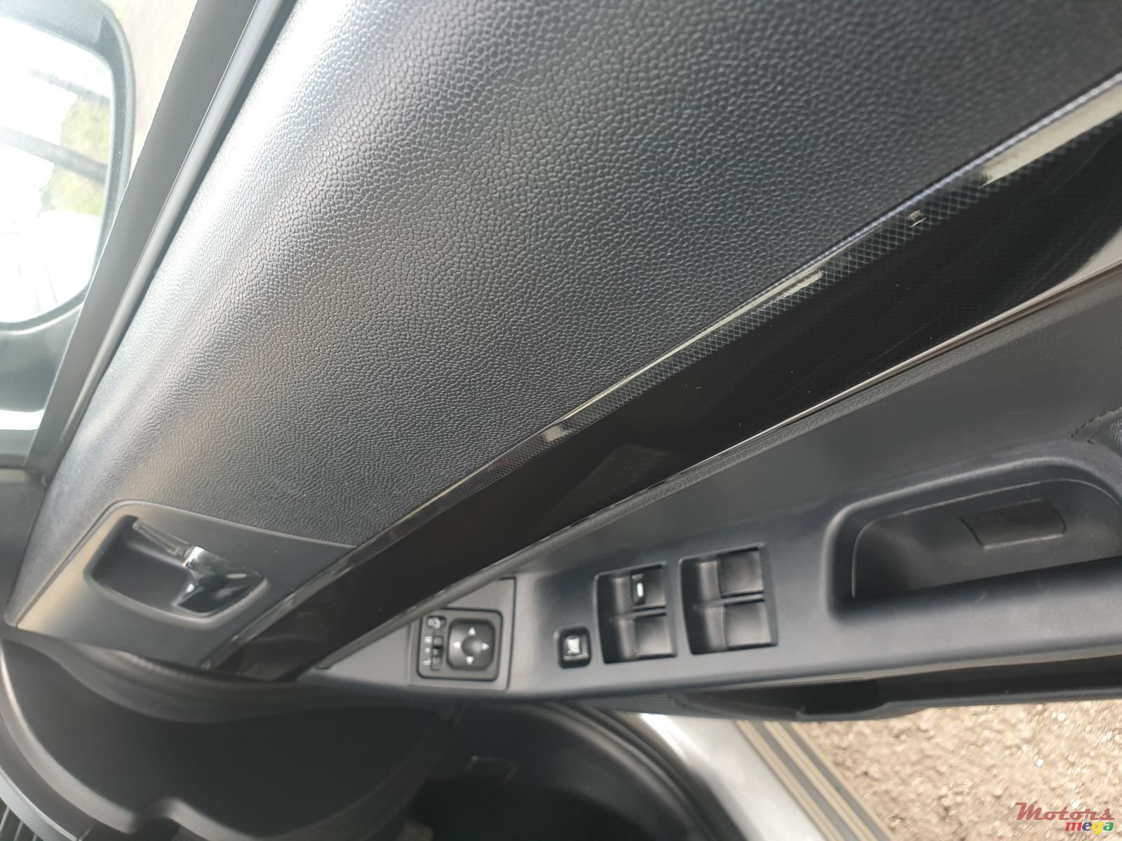 2017' Mitsubishi Lancer Evolution photo #4