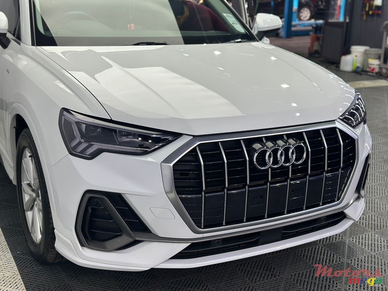 2020' Audi Q3 photo #2