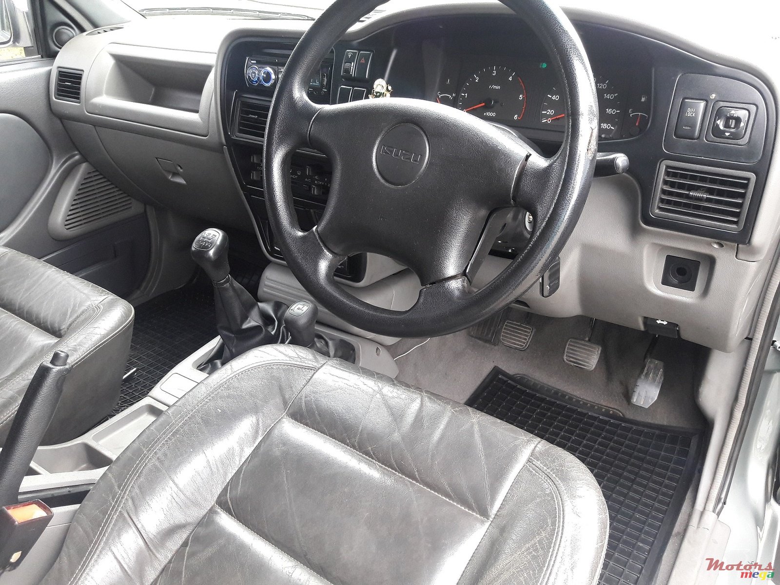 2003' Isuzu KB 300 (4x4) photo #5