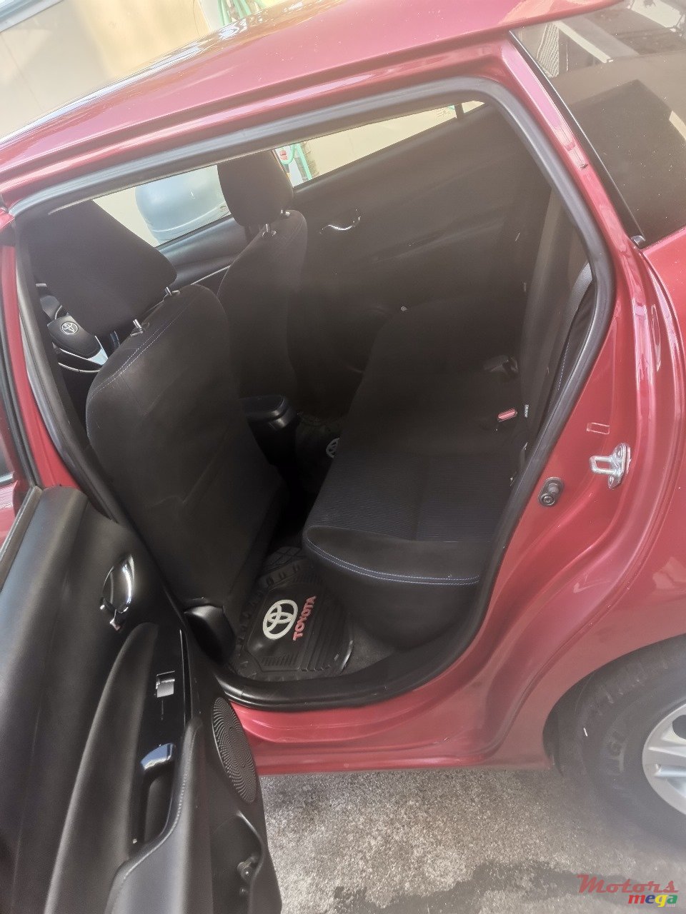 2018' Toyota Yaris photo #5