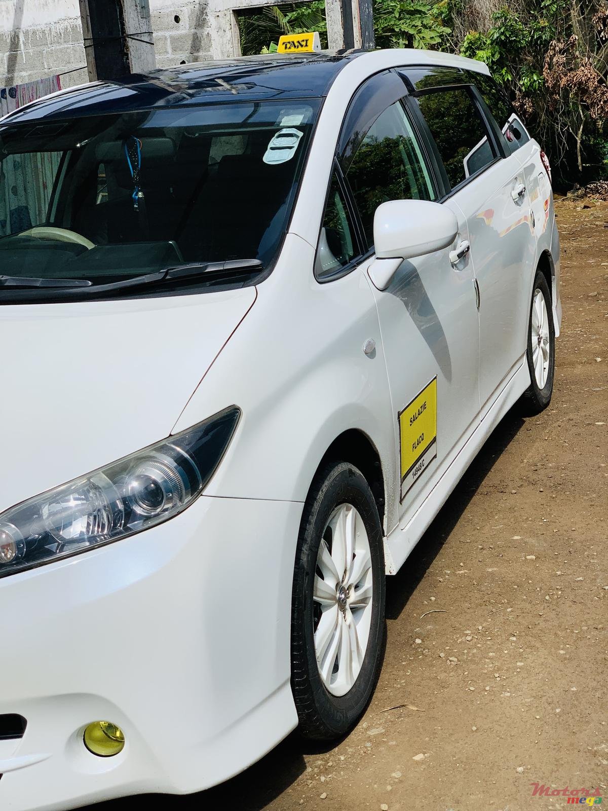 2010' Toyota Wish with gaz kit photo #4