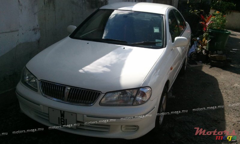 2000' Nissan automatic photo #1