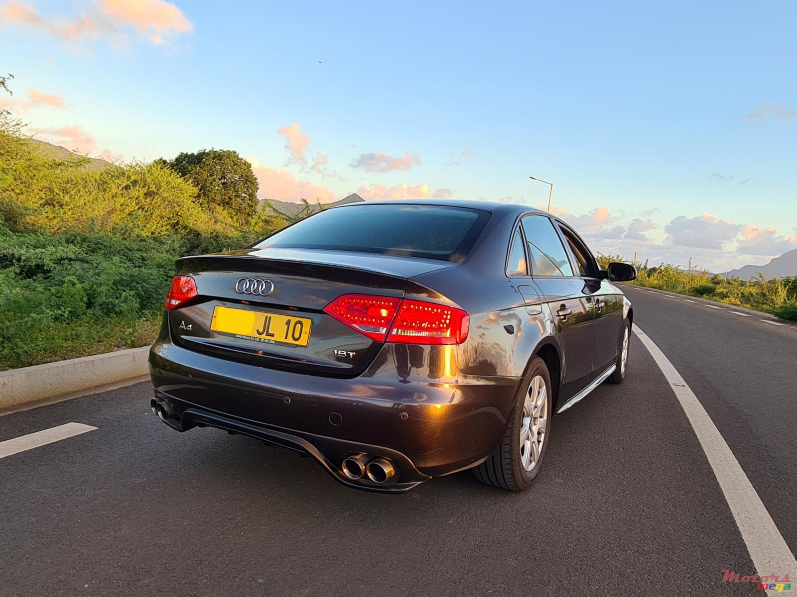 2010' Audi A4 S line photo #3