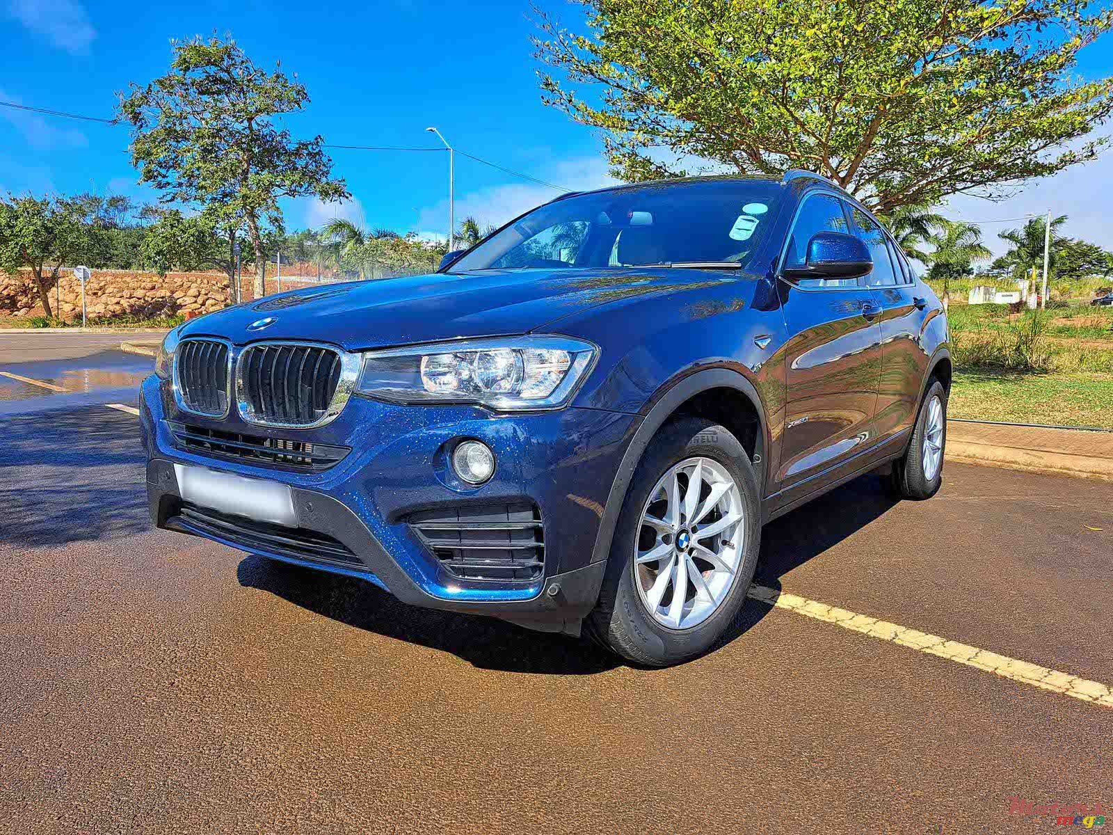 2017' BMW X4 XDRIVE photo #2