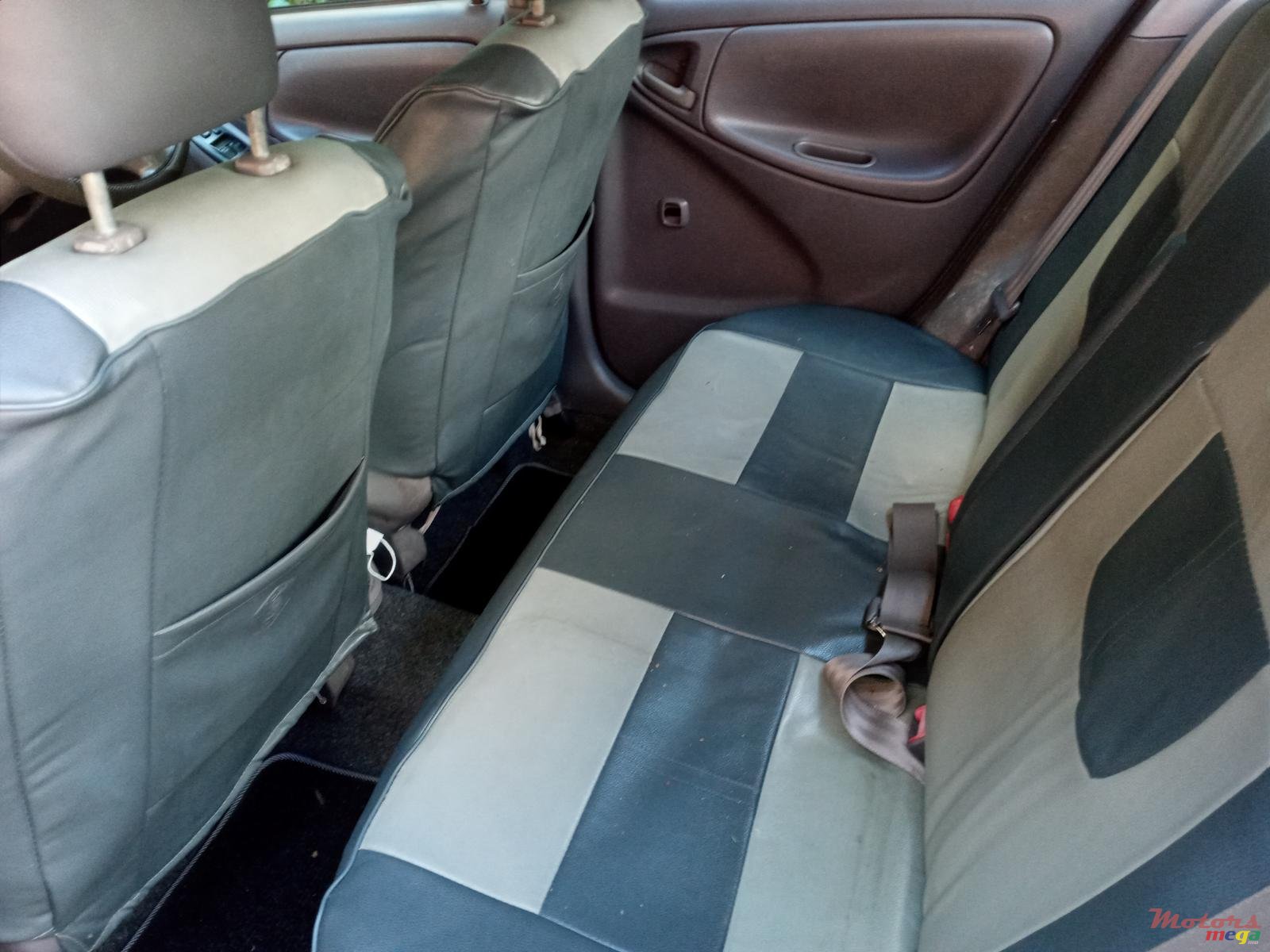 2001' Toyota Corolla Platz photo #4