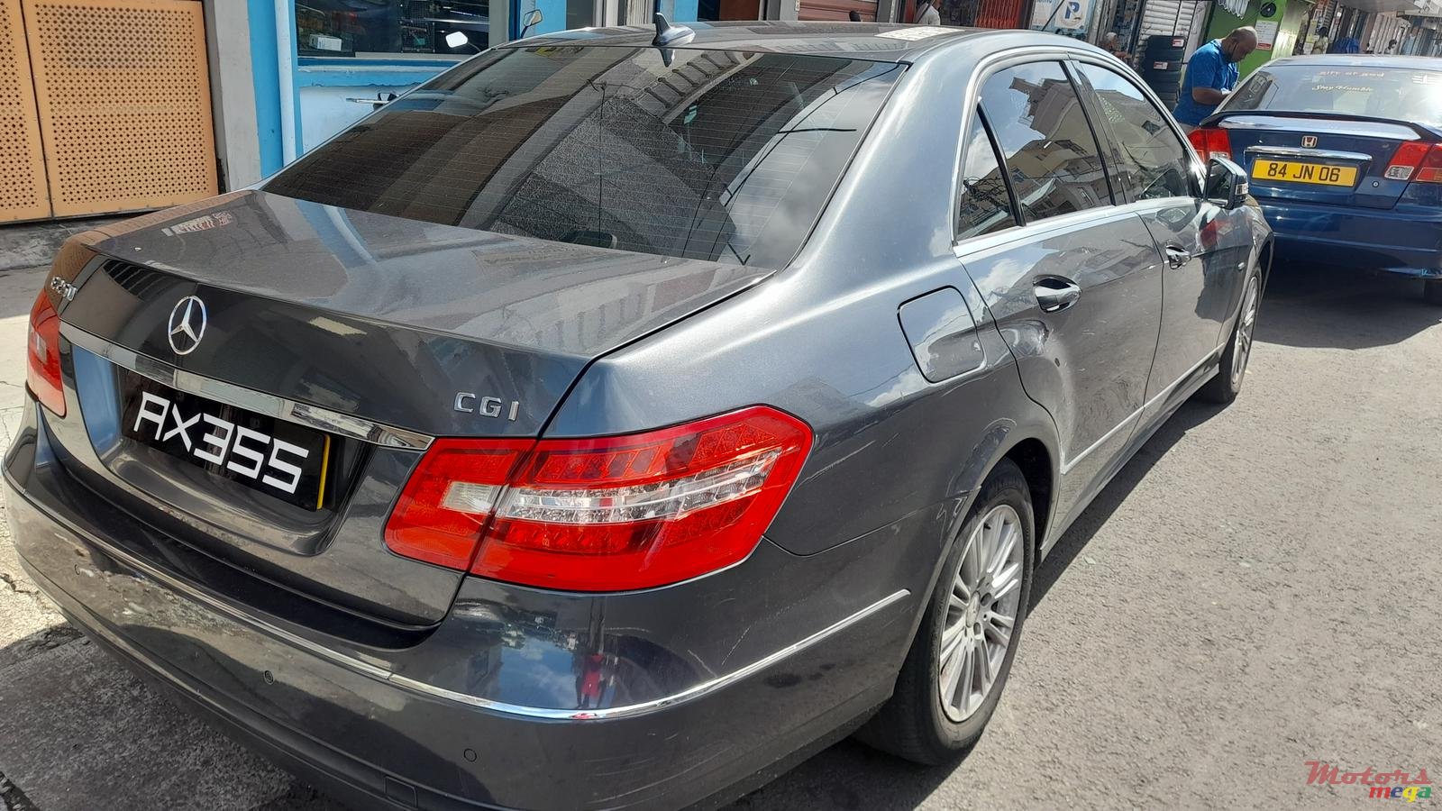 2009' Mercedes-Benz E-Class e250 cgi photo #1