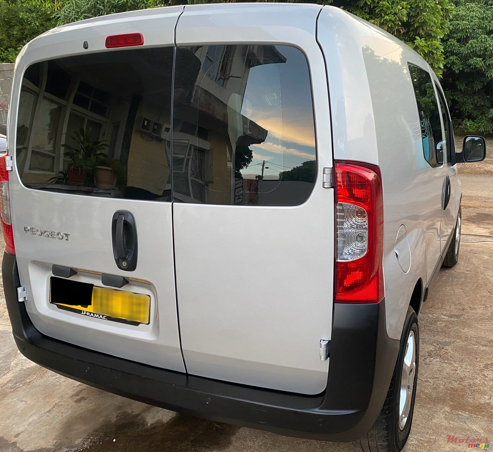 2012' Peugeot Bipper Goods Vehicle photo #5