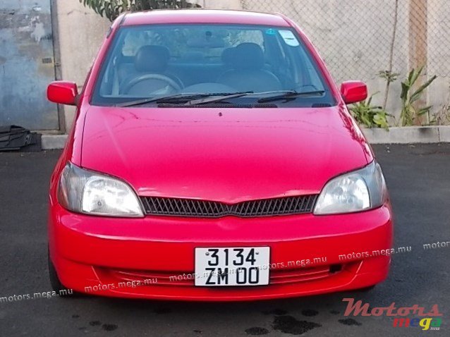 2000' Toyota Platz photo #1