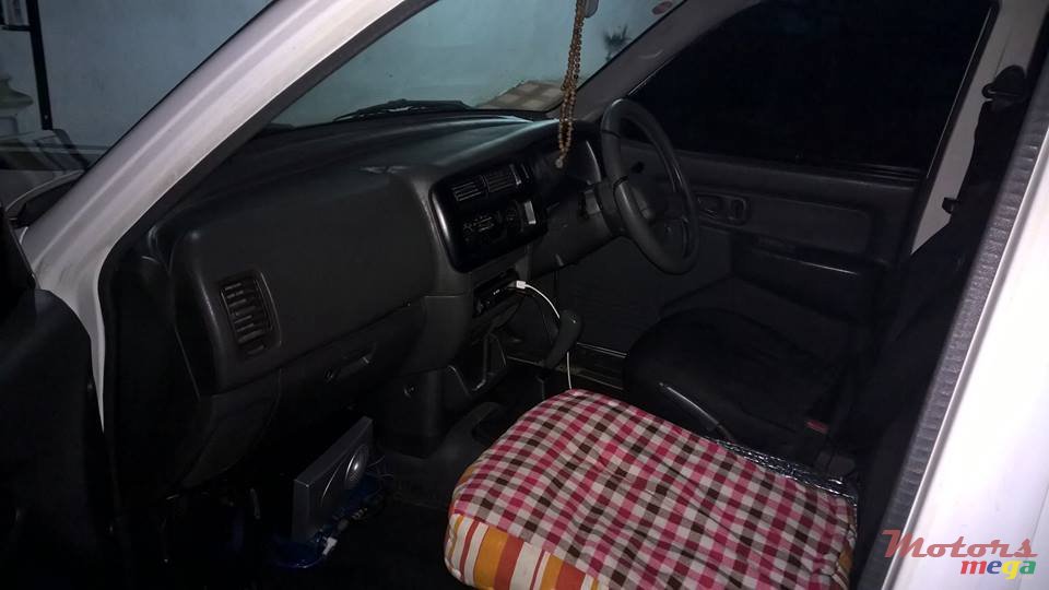 2007' Mitsubishi 2X4 photo #5