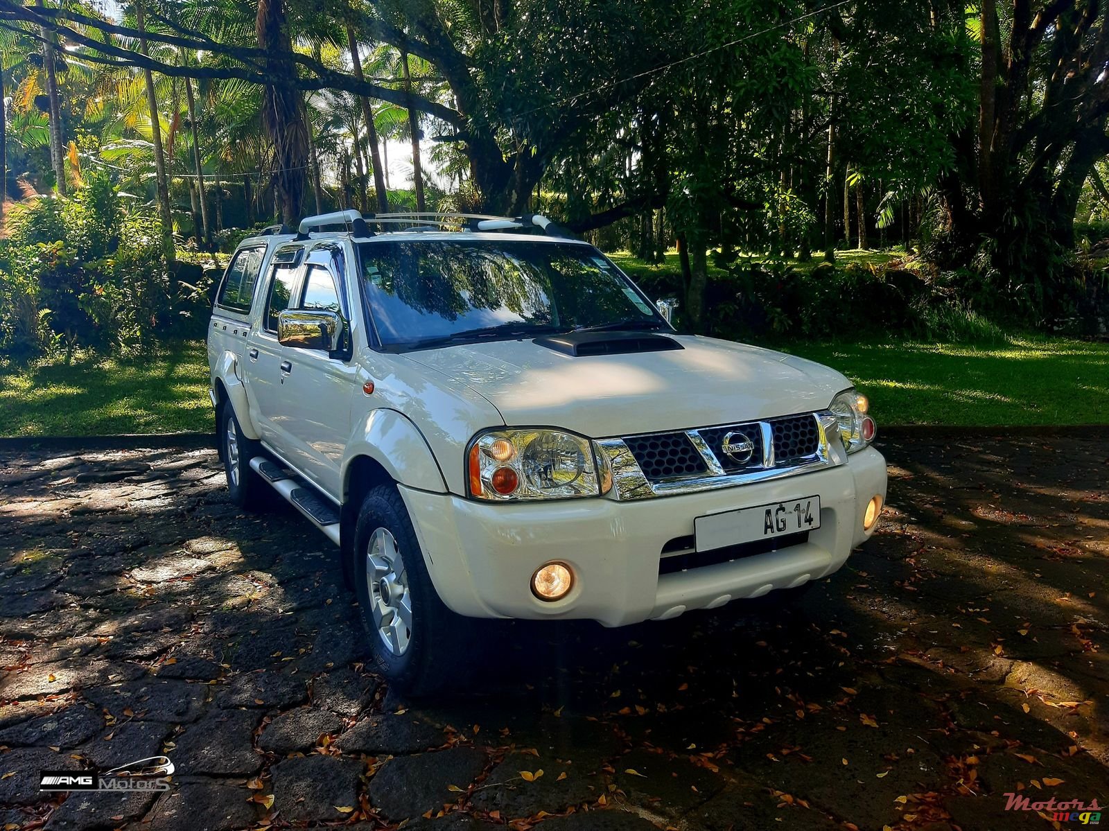 2014' Nissan Hardbody Predator NP300 photo #1