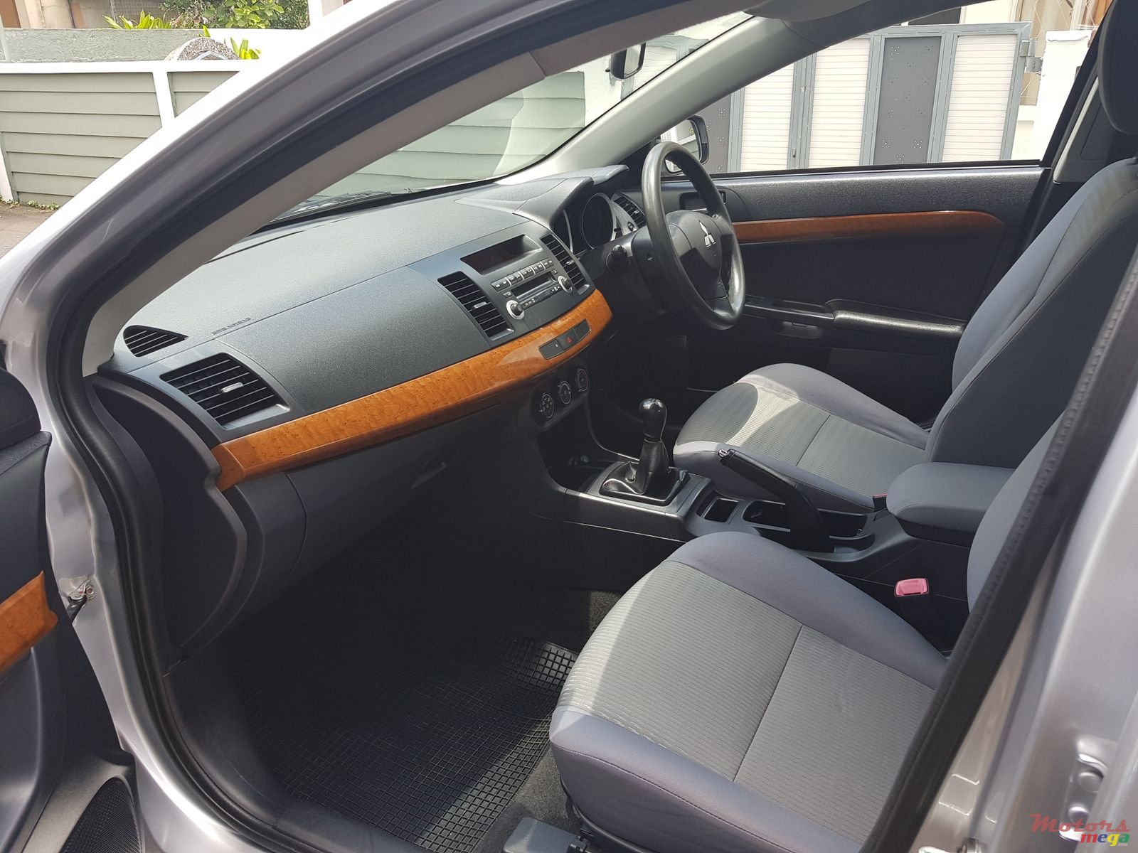 2012' Mitsubishi Lancer X photo #6