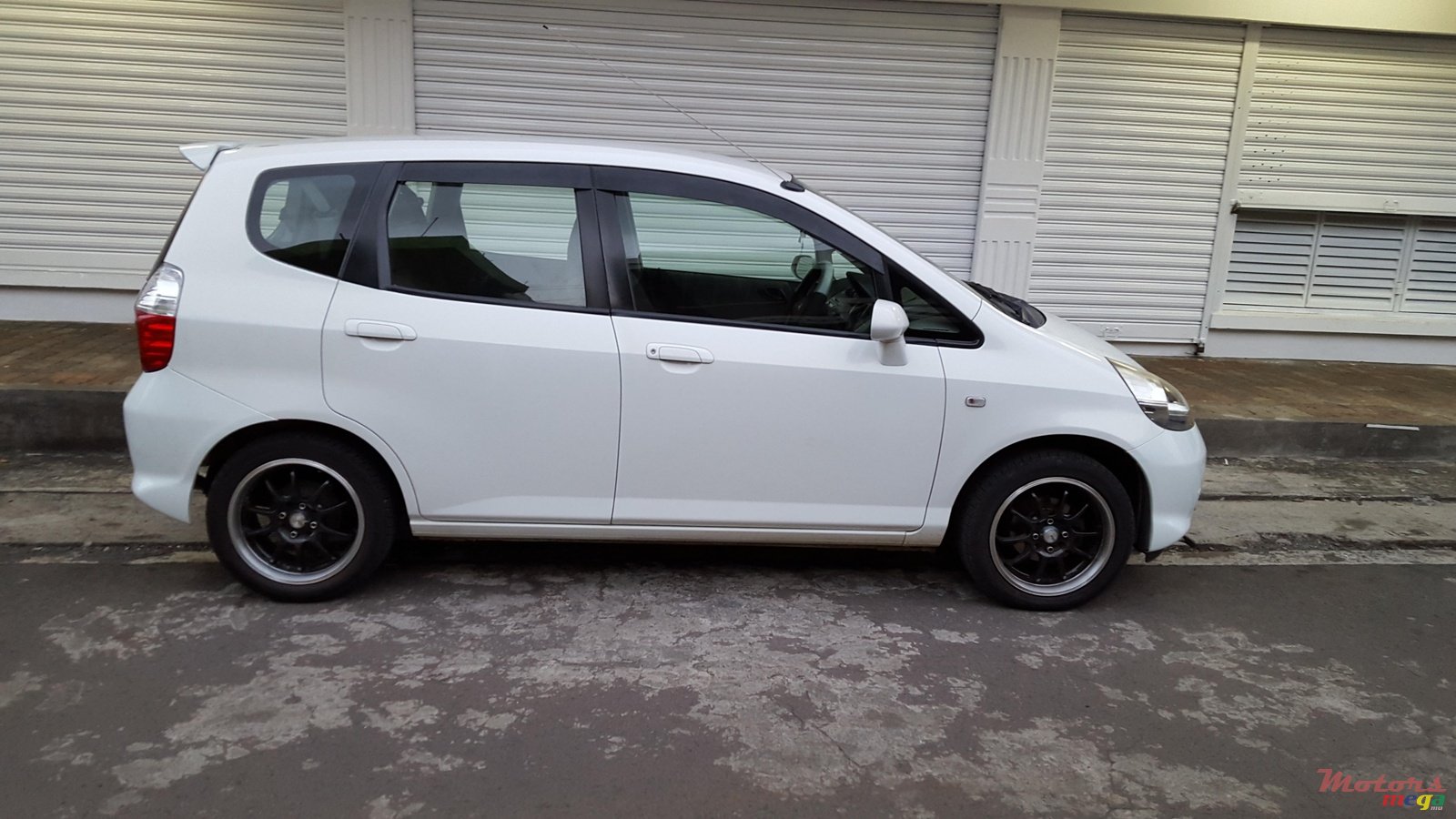 2007' Honda Fit photo #1