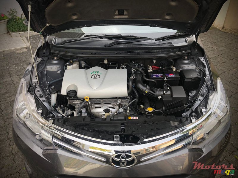 2017' Toyota Yaris SE limited photo #6