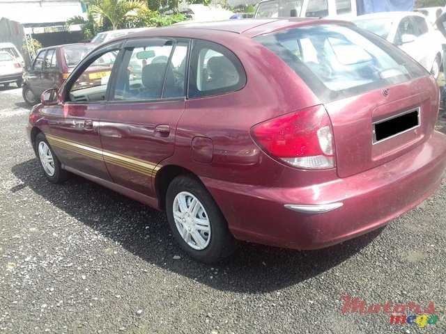 2004' Kia Rio photo #2