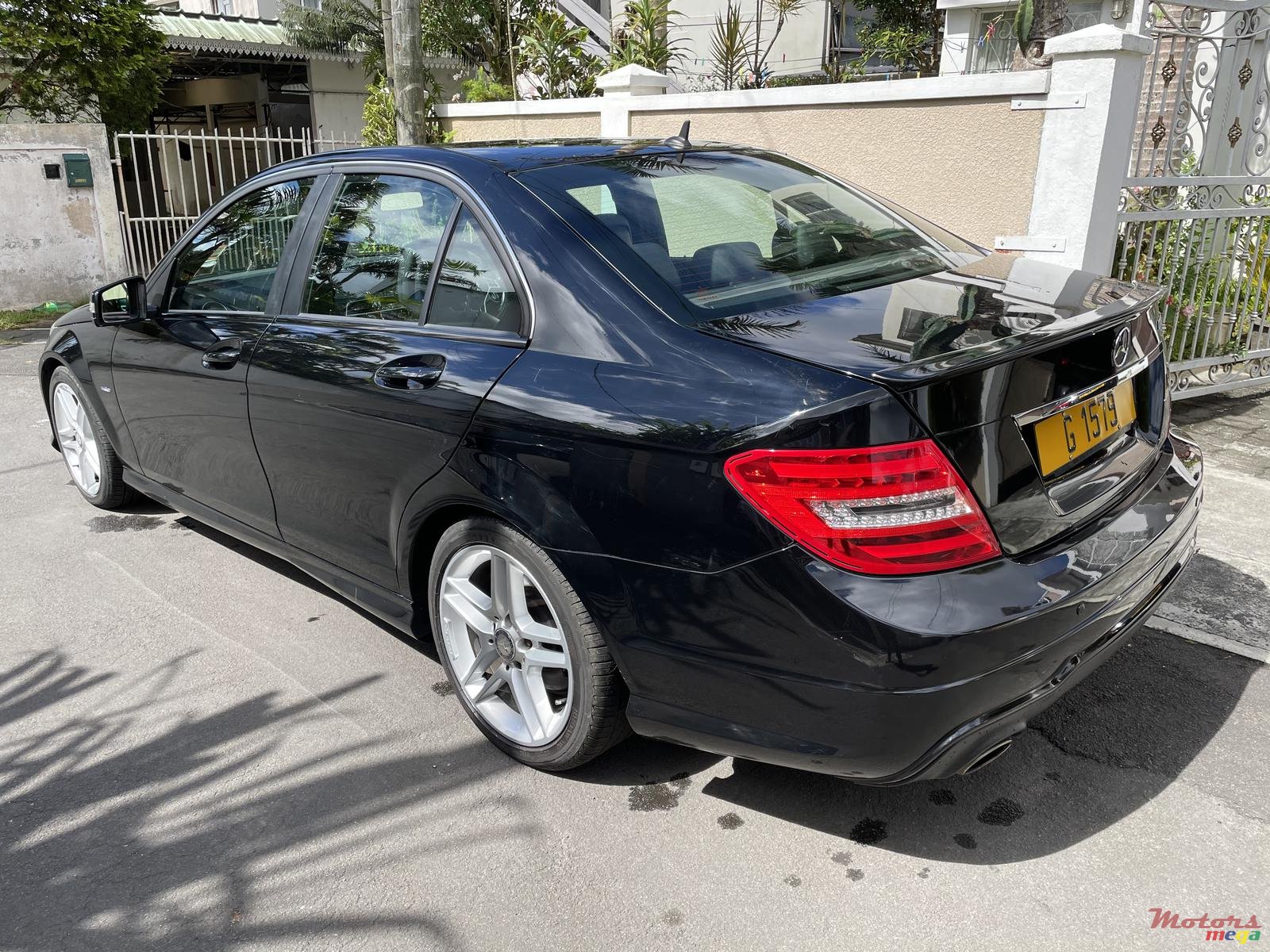 2011' Mercedes-Benz C180 Amg pack photo #2