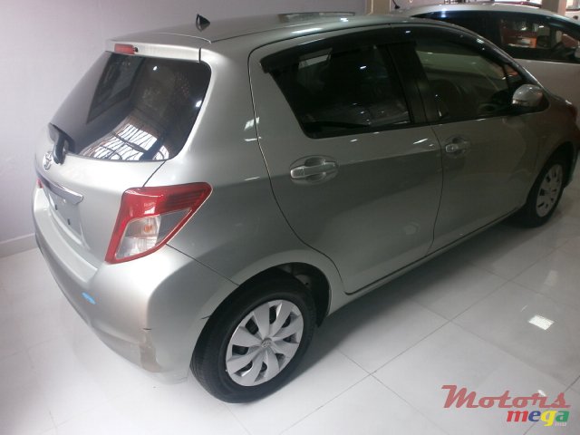 2013' Toyota Vitz photo #5