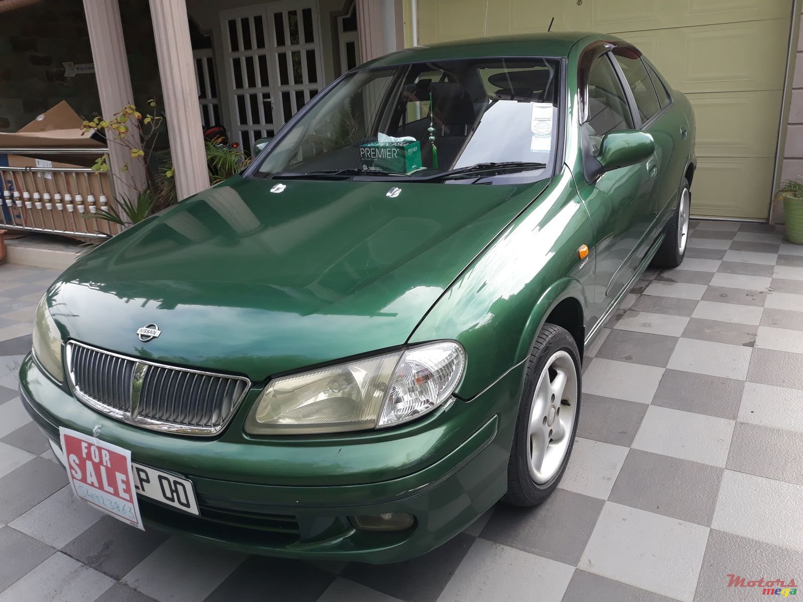 2000' Nissan Sunny photo #2