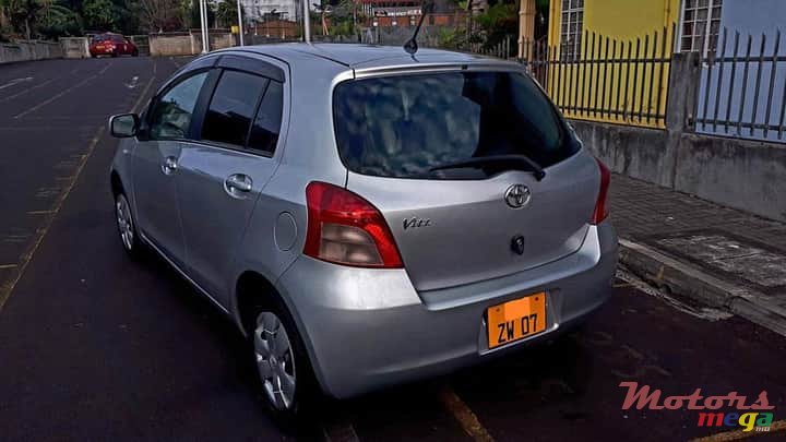 2007' Toyota Vitz 1300cc photo #3