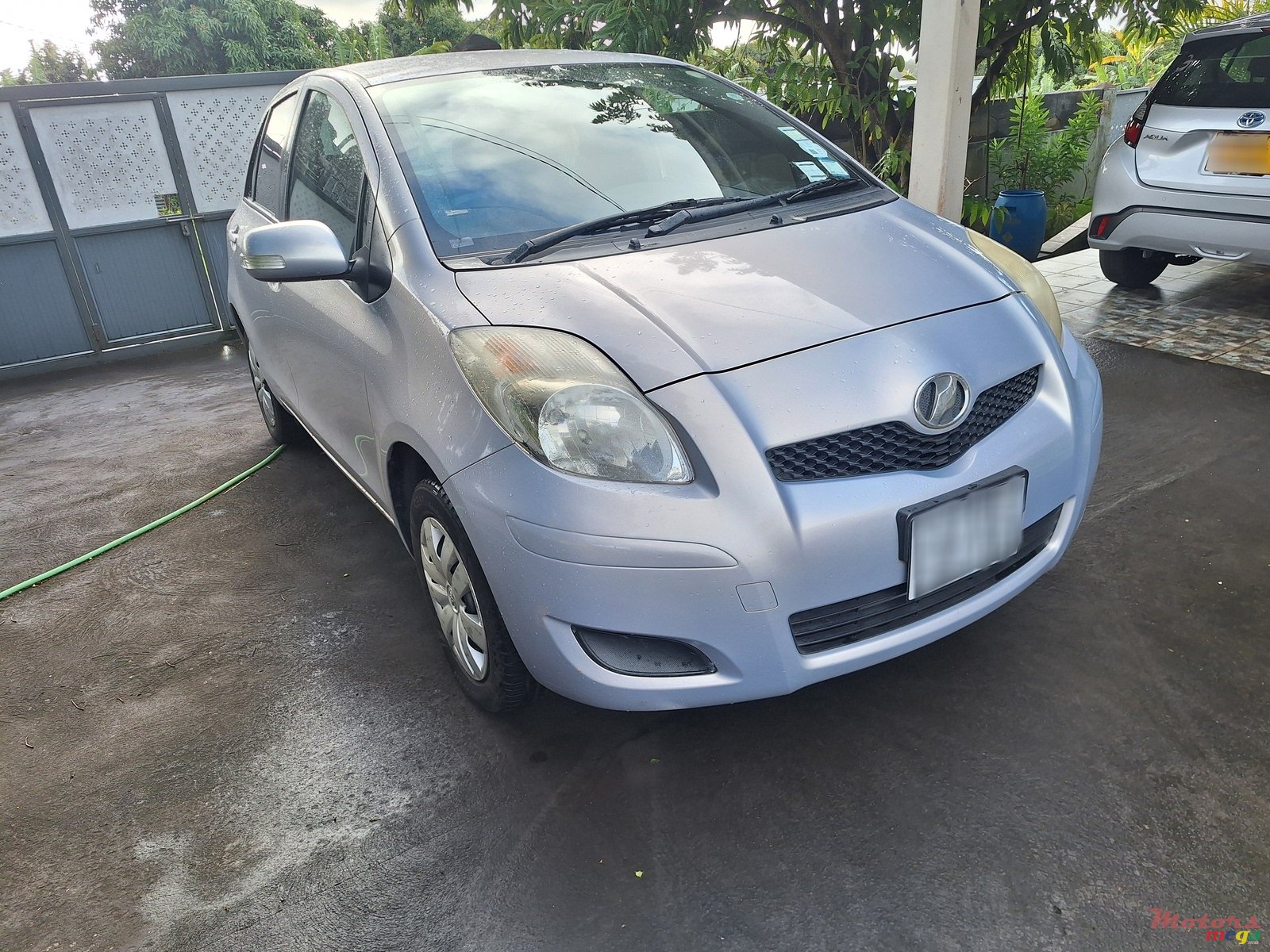 2010' Toyota Vitz photo #1