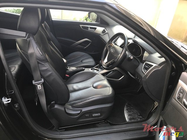 2012' Hyundai Veloster photo #1