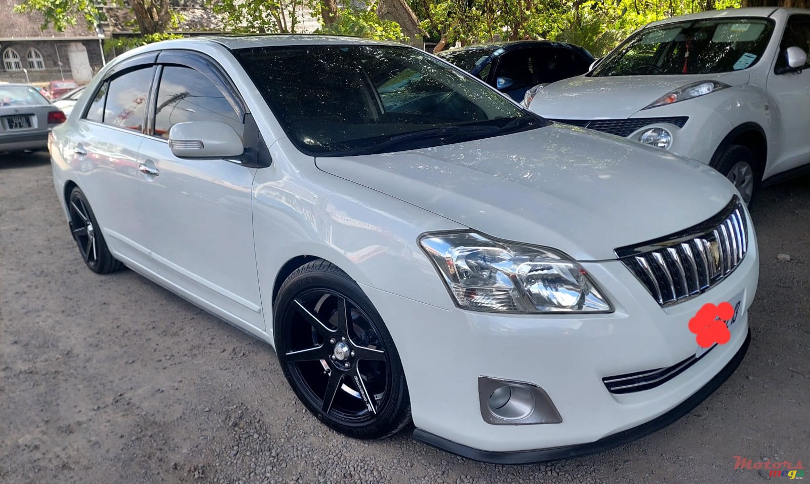 2013' Toyota Premio photo #1