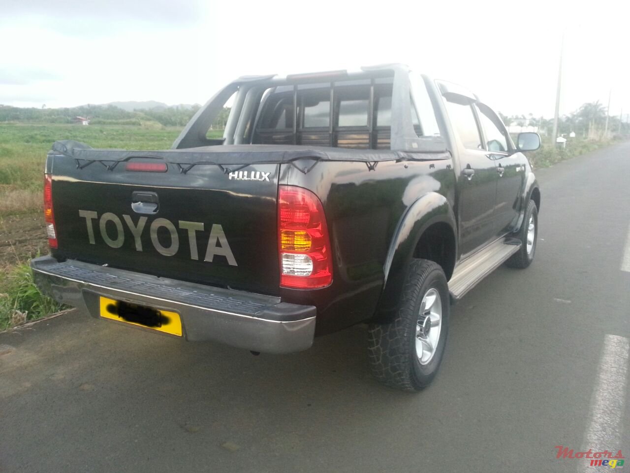 2007' Toyota Hilux photo #1