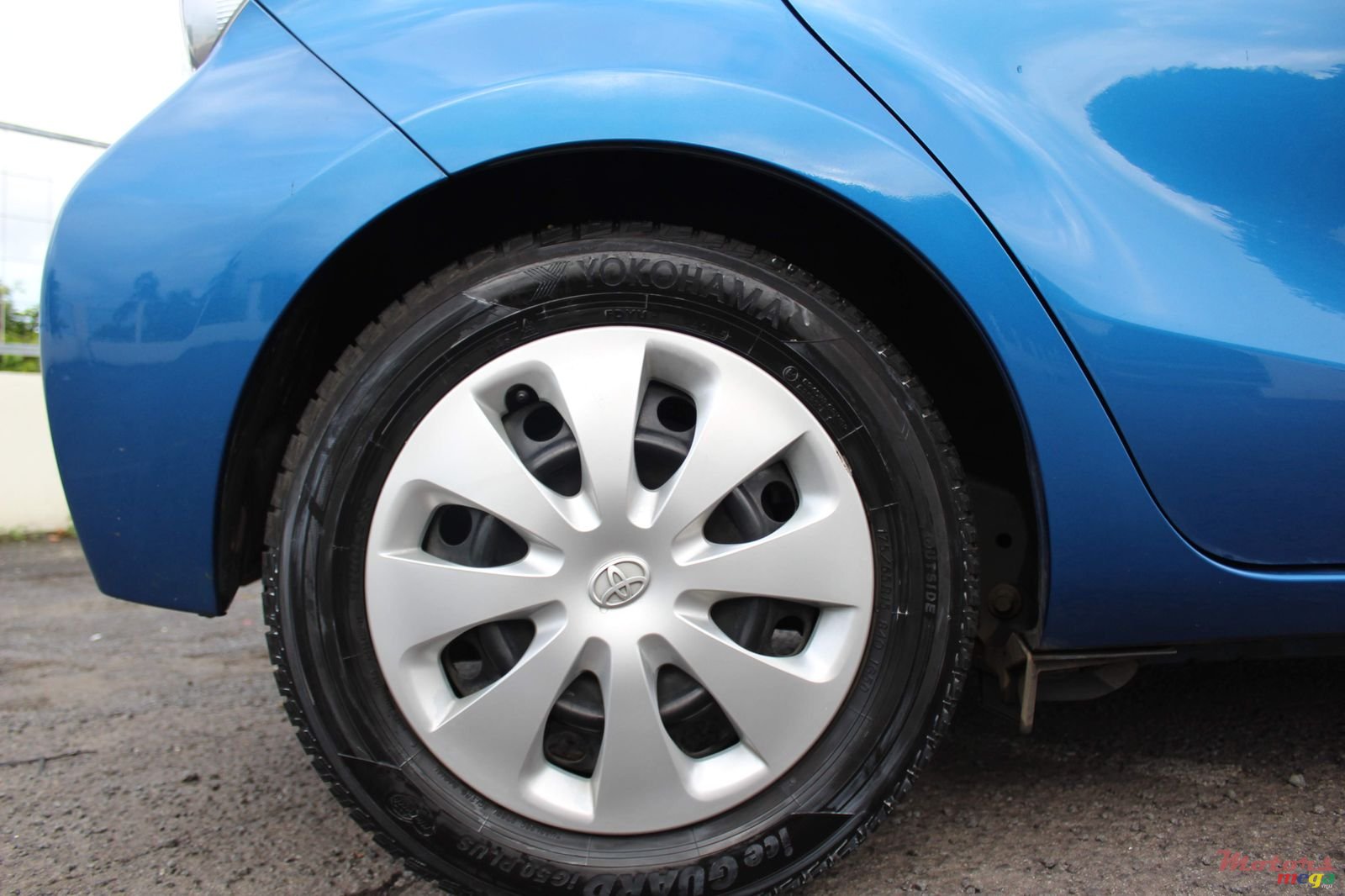 2014' Toyota Prius c photo #4