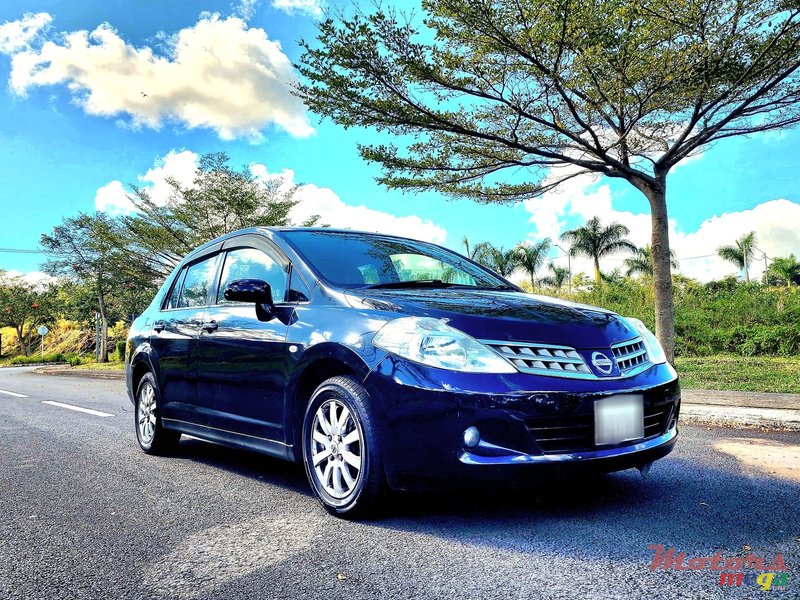 2010' Nissan Tiida Manual photo #1