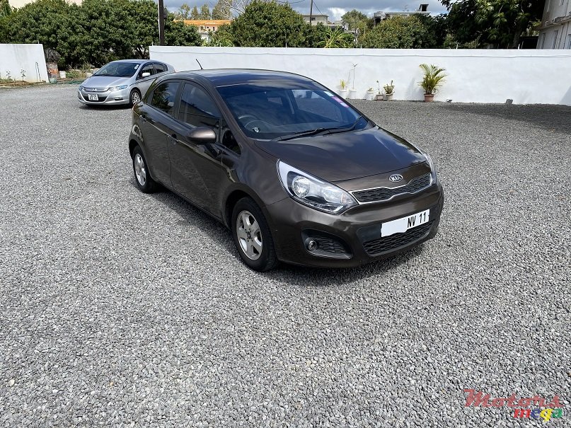 2011' Kia Rio Hatchback Manual photo #2