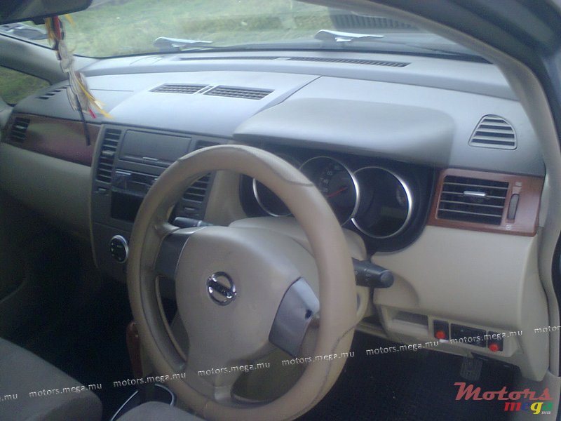 2005' Nissan Tiida Tiida - Latio photo #6