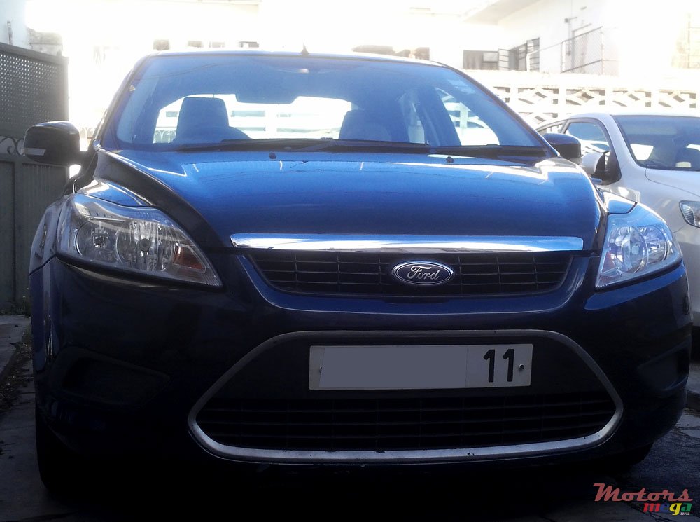 2011' Ford Focus photo #2