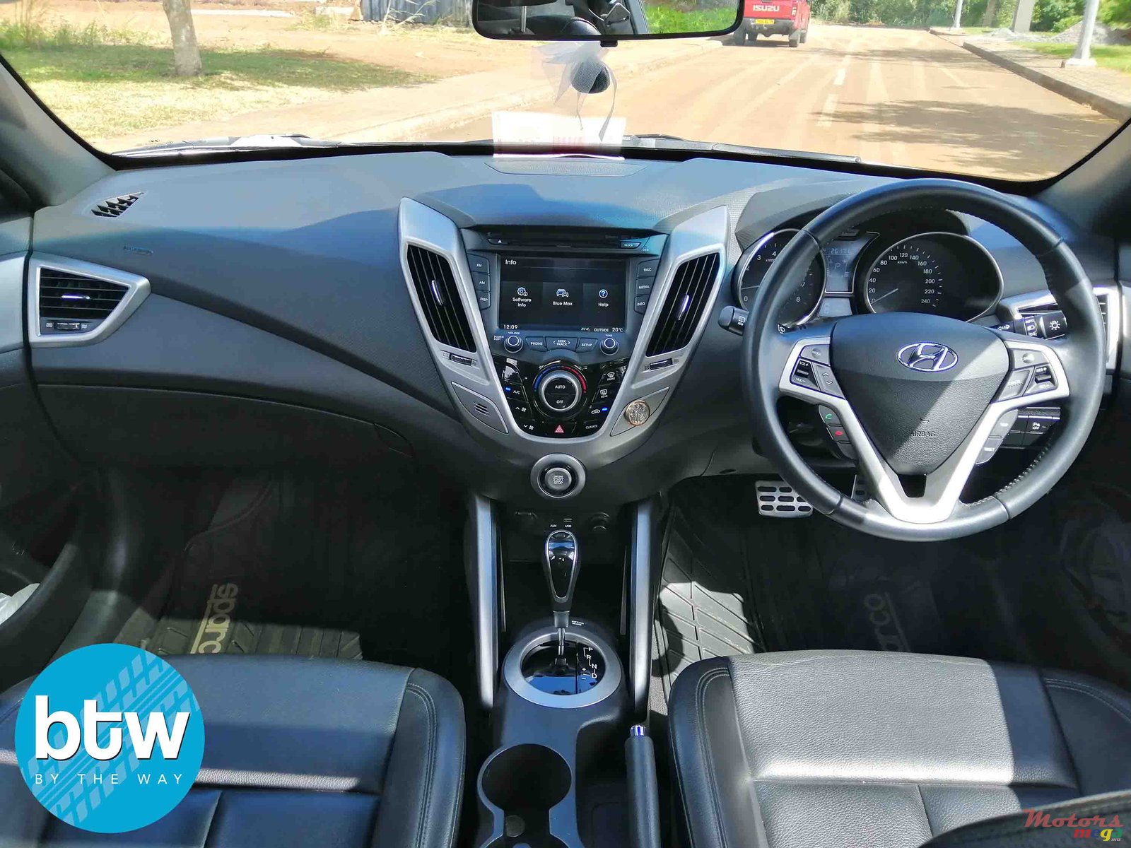 2017' Hyundai Veloster photo #6