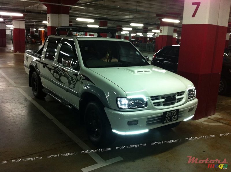 2002' Isuzu KB Series KB300 photo #1