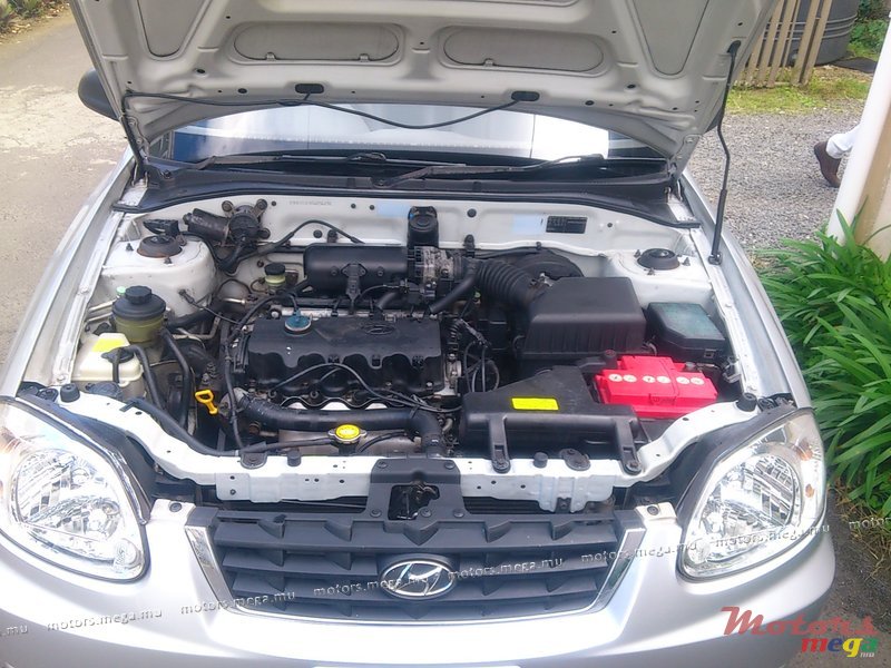 2004' Hyundai Accent photo #4