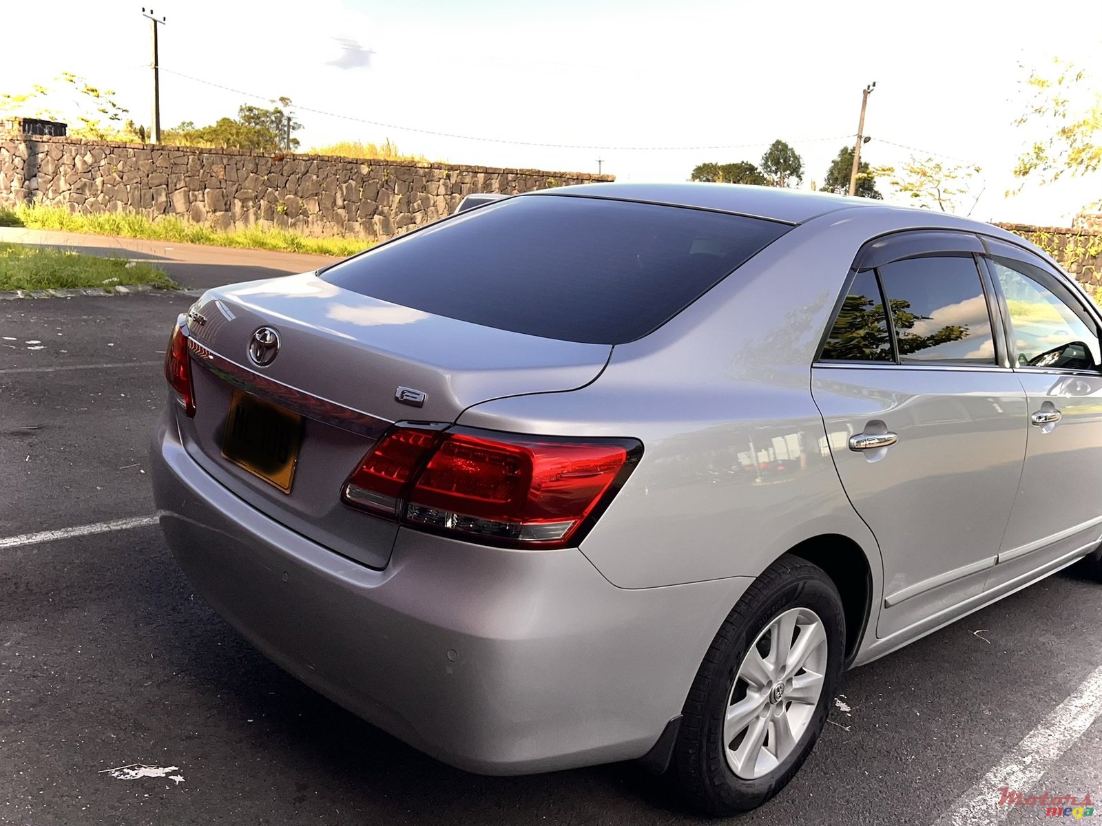 2017' Toyota Premio New Shape photo #2