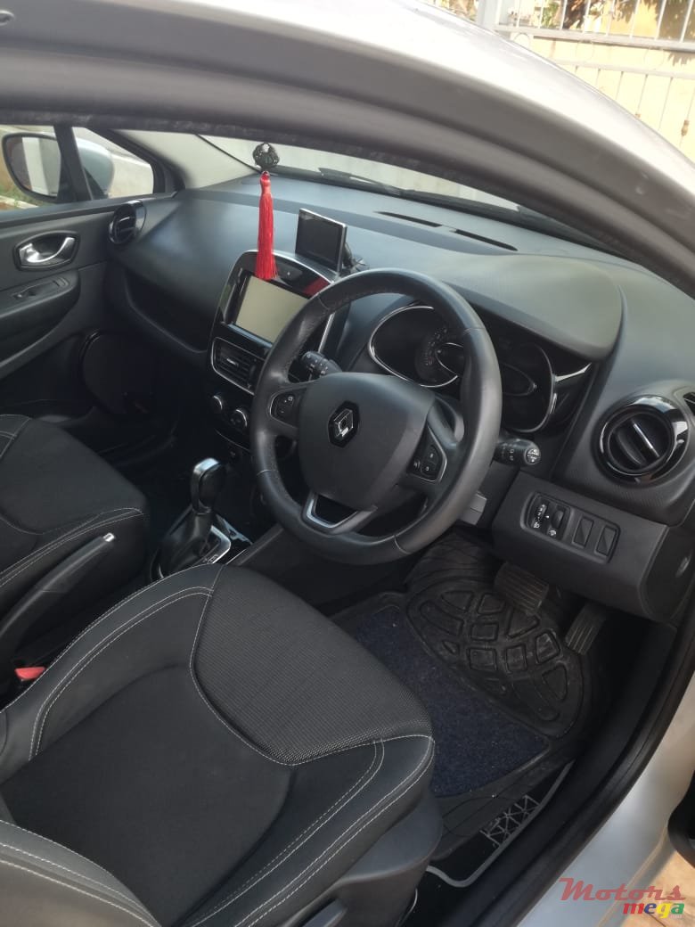 2017' Renault Clio photo #2
