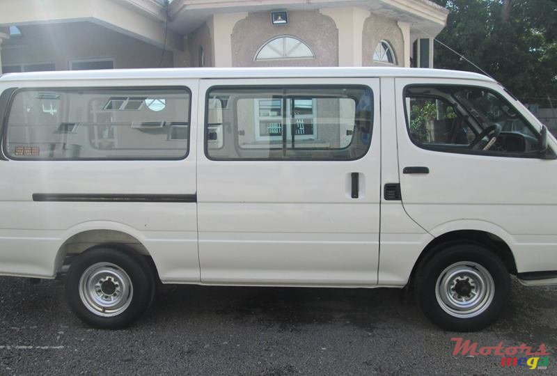 1999' Toyota Hiace photo #3