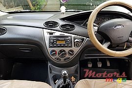2004' Ford Focus photo #3