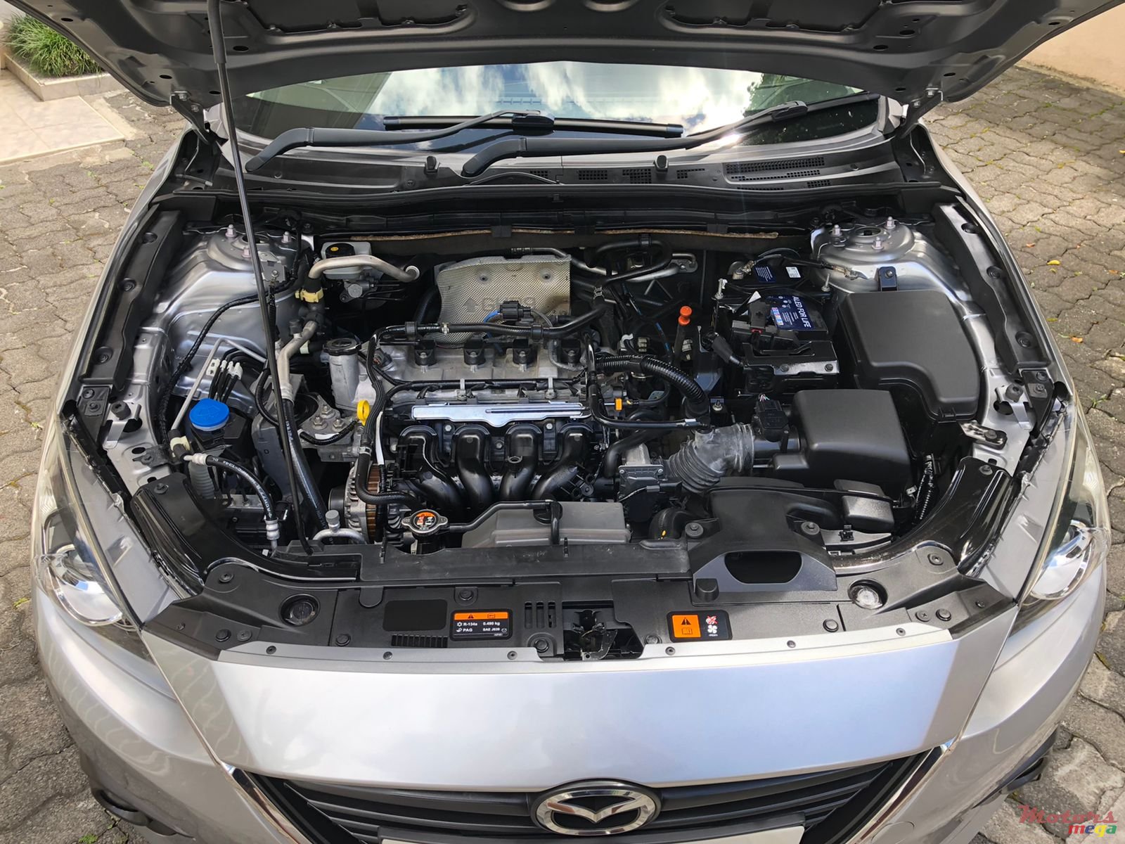 2015' Mazda 3 Hatchback photo #4