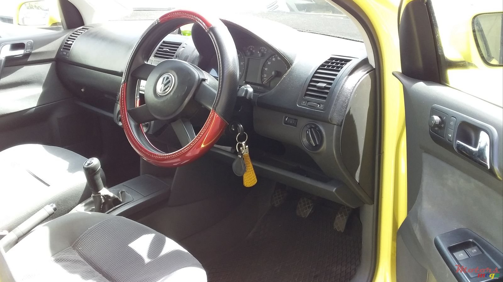 2003' Volkswagen Polo photo #3