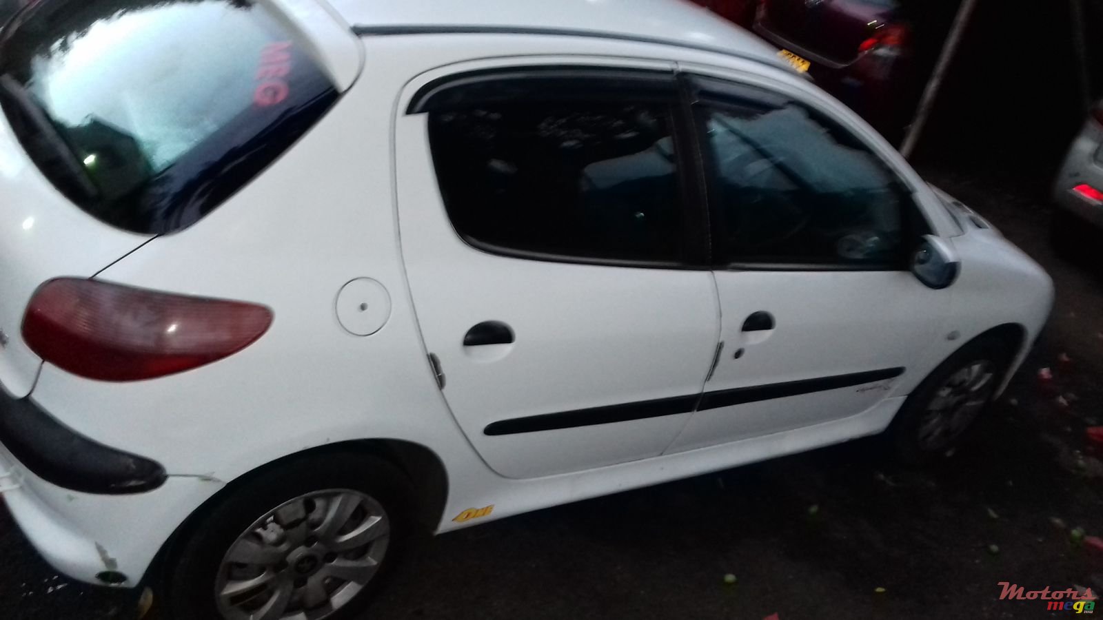 2001' Peugeot 206 photo #2