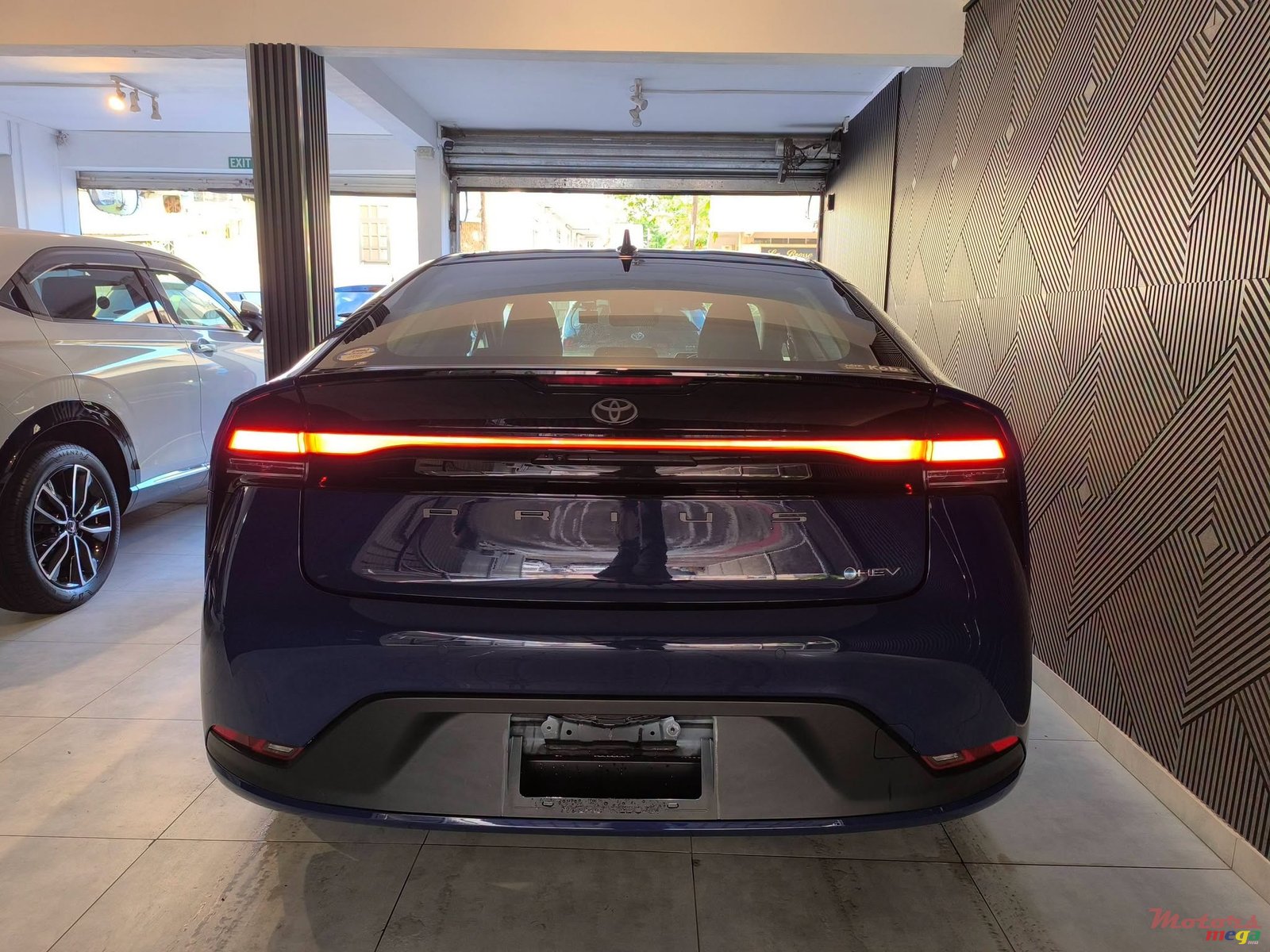 2023' Toyota Prius photo #4