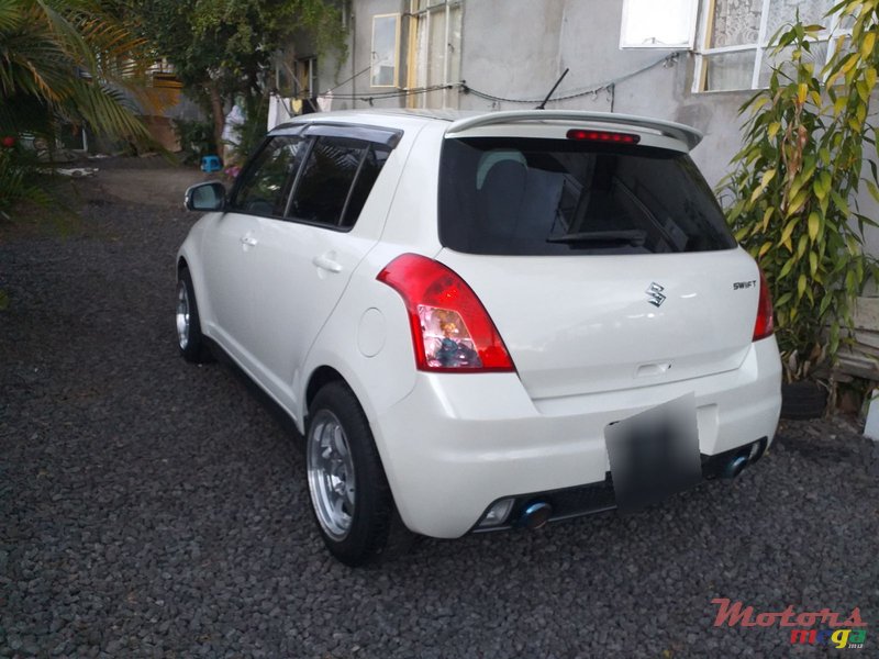 2007' Suzuki Swift photo #6