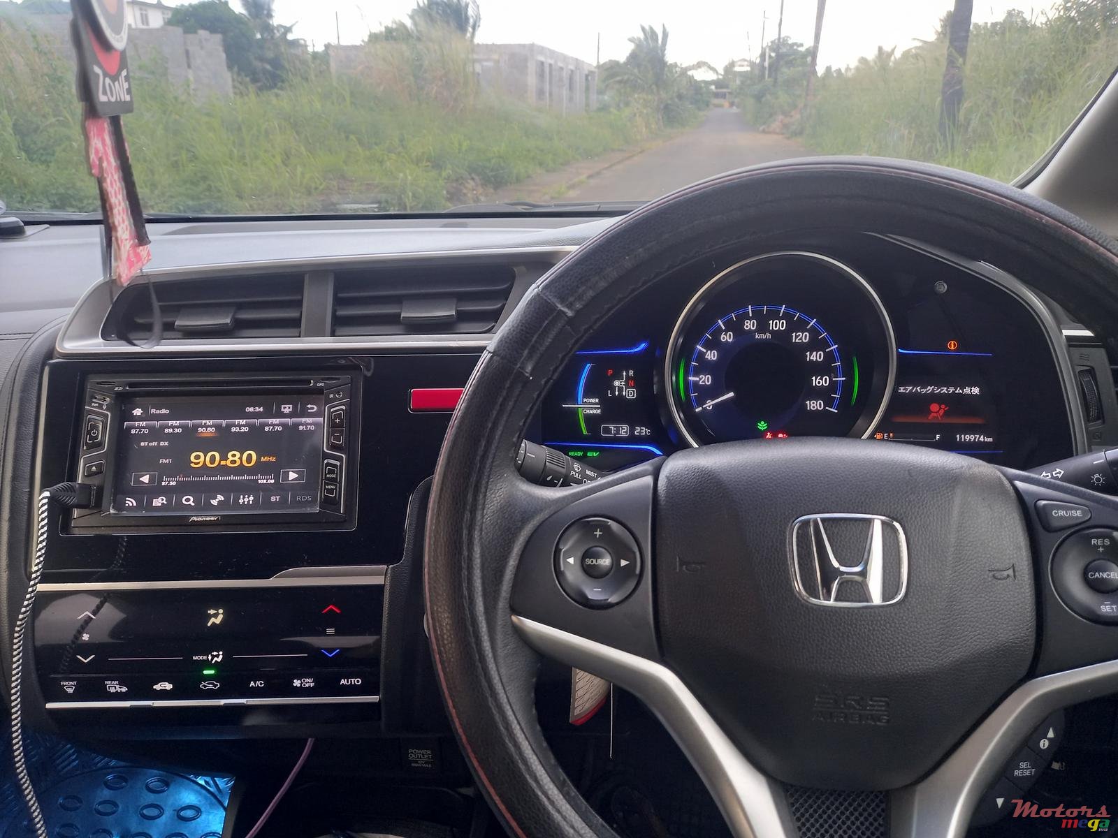 2015' Honda Fit Hybrid photo #7