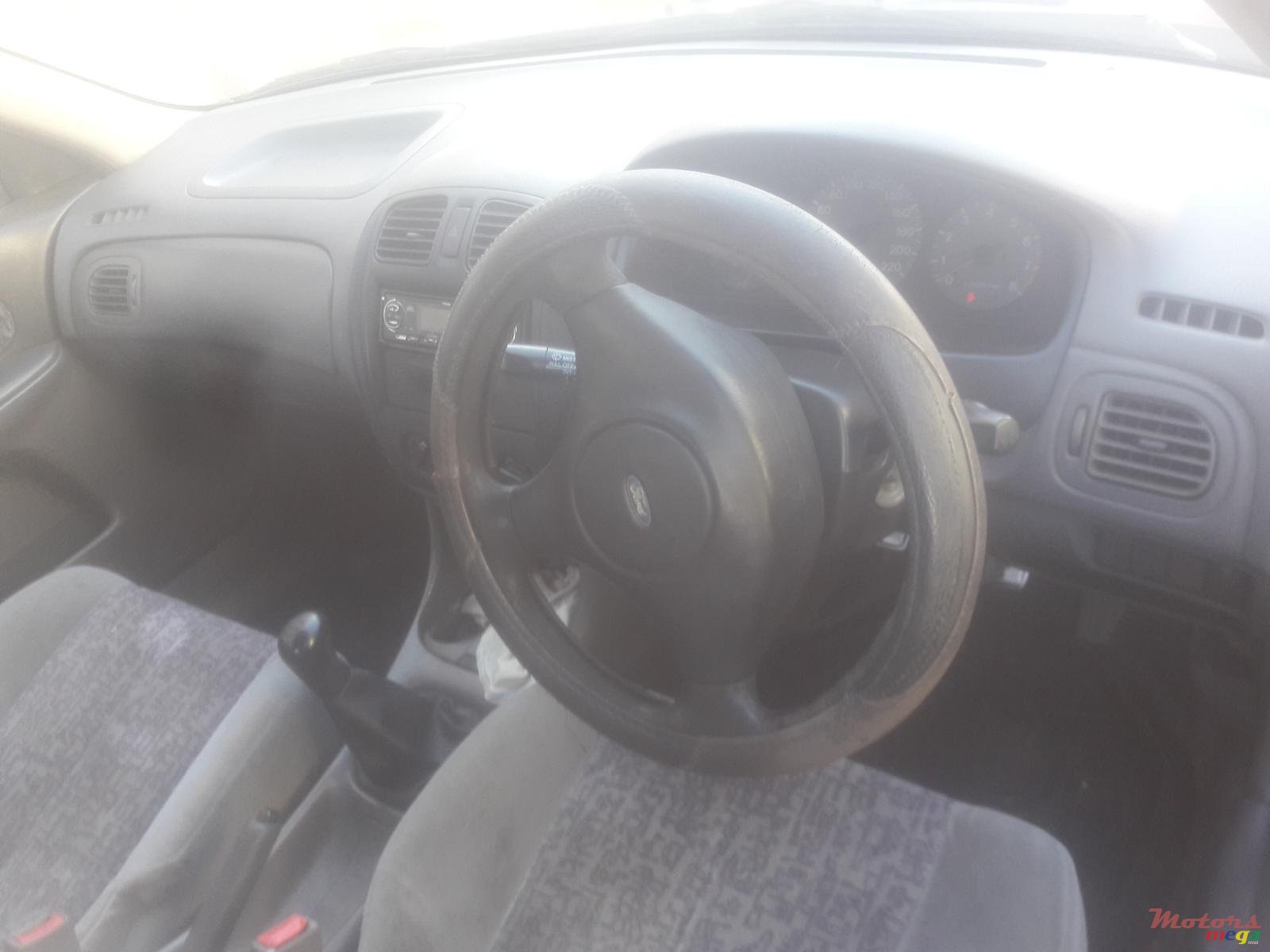 2000' Ford Laser photo #6