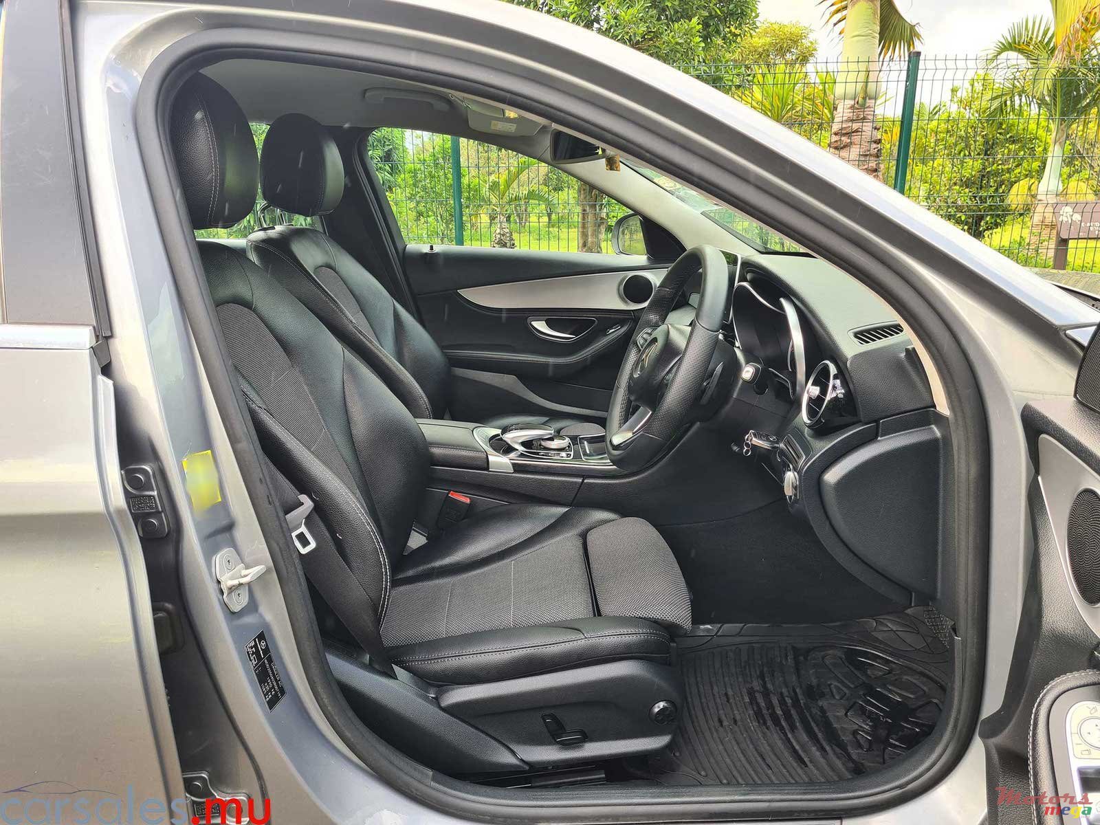 2014' Mercedes-Benz C 180 Classic photo #5