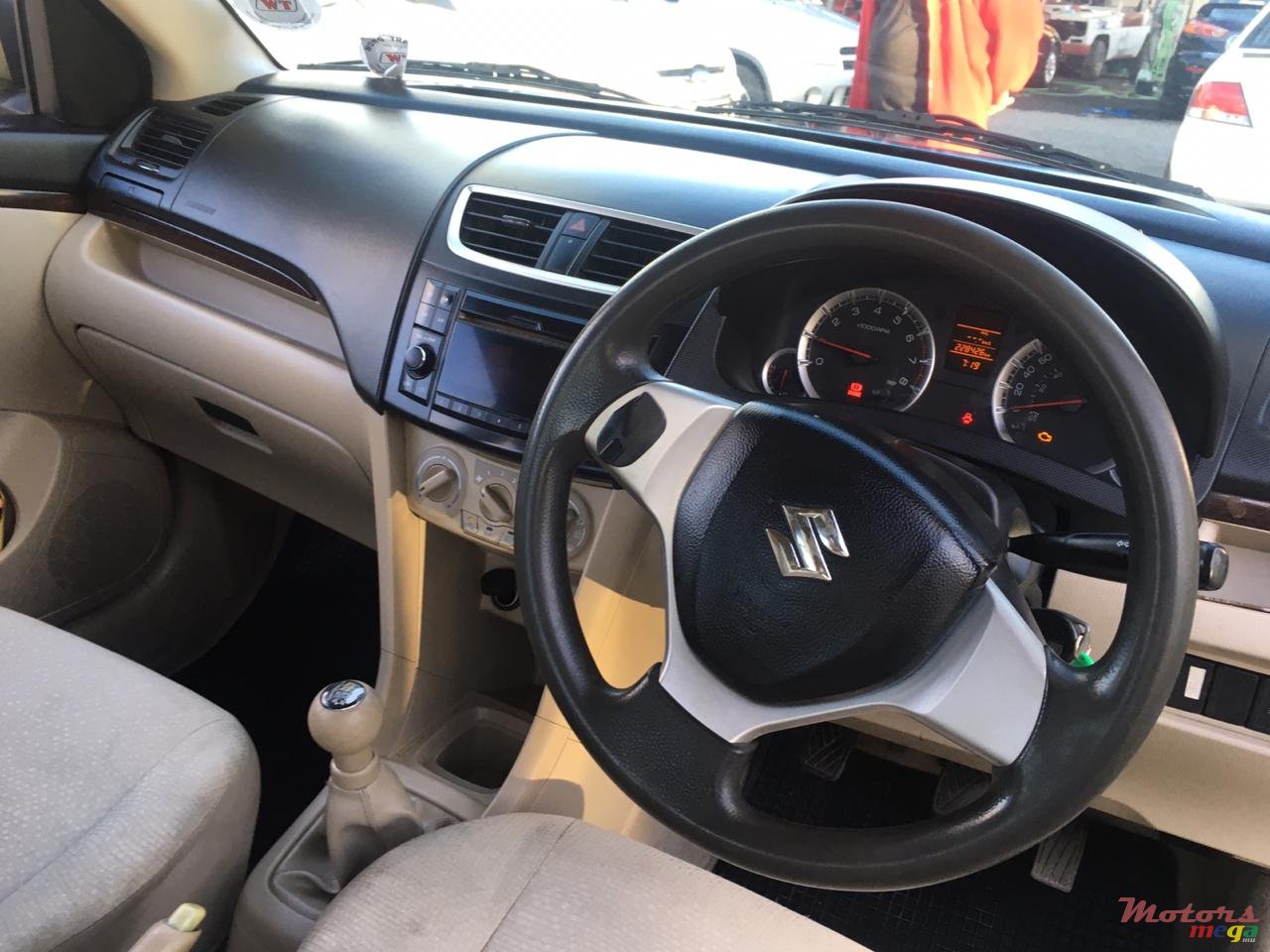 2013' Suzuki Swift photo #7