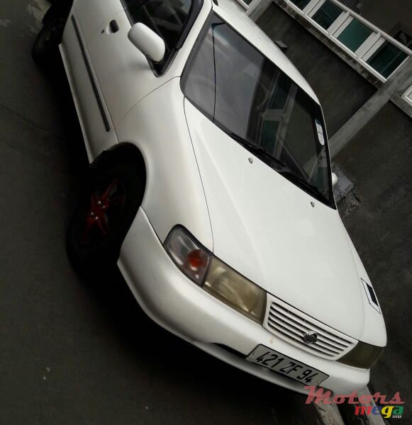 1994' Nissan Sunny photo #2