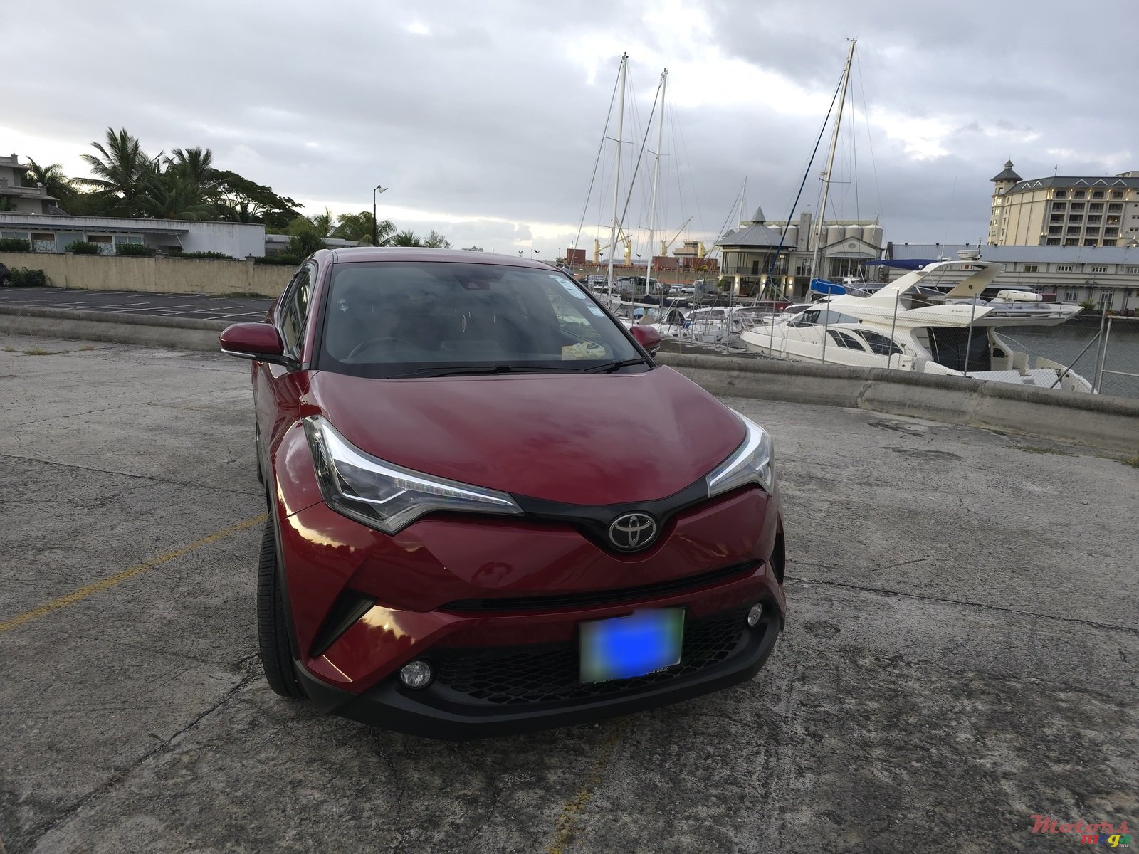 2017' Toyota C-HR photo #4