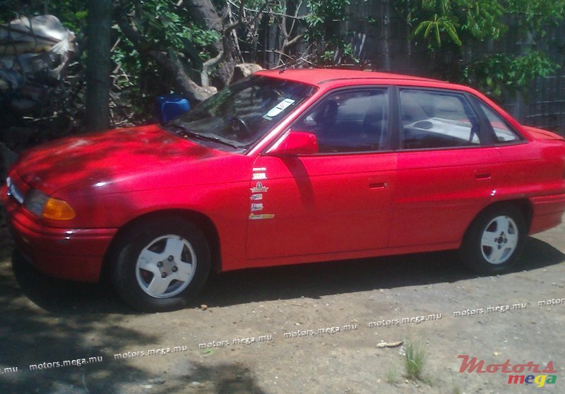 1994' Opel Astra photo #1
